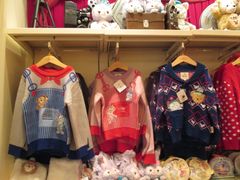 -小镇影院迪士尼小熊Duffy与他的朋友合影地