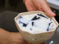 牛奶龟苓膏-百家缘(东门南路店)