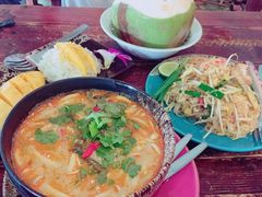 -Pad Thai Kratong Thong by ama