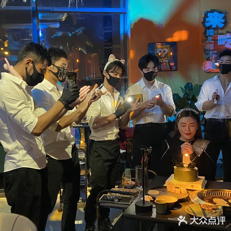 正装主题之夜,今天的快乐全是他给的💕