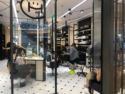 -HAIR CORNER
