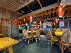 -野山舂·贵州现舂酸汤火锅(鸿通城店)