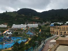 -荔波冰雪水世界主题乐园