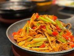 干锅小炒笋-申阿婆·上海菜·小海鲜(国展店)