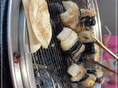 -围炉肉舍•炭烤活鳗•丹东海鲜烤肉(步行街店)