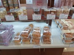 -红宝石·鲜奶小方·海派西点房(南丹店)