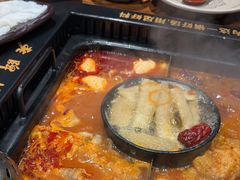 -老牌坊云南鱼豆花火锅(爱建店)