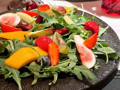 水果和混合绿叶沙拉-IL TEATRO 精品意大利餐厅