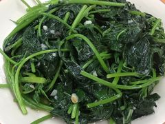 蒜蓉炒番薯叶-辉记潮汕海鲜砂锅粥(市桥店)
