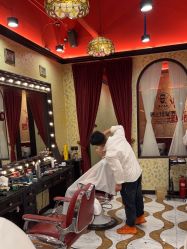 -东方先生国潮男士理发馆