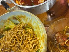-爆炸头阿姨小四川正宗川味小吃(无任何分店)