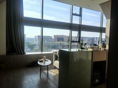 -上海虹桥中心爱琴海亚朵S酒店