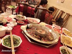 -山城年华老火锅(玉林店)