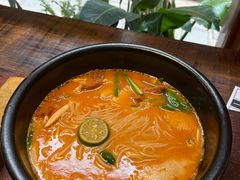 -银米·云南传统过桥米线(双廊黑金冠店)