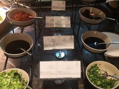 自助调料区-月色西餐厅·海鲜刺身·烧烤(科学城保利郡雅酒店)