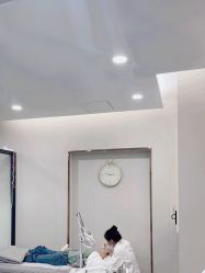 -苗方清颜专业祛痘·皮肤管理