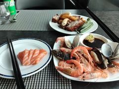 -亚洲国际大酒店·云顶阁旋转自助餐厅