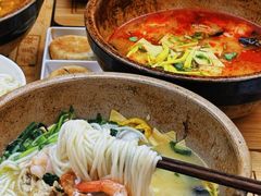 -花馬肆.云南过桥米线(汉神购物广场现场熬汤店)