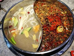 鸳鸯锅底-成都玉林串串香(世纪港湾店)