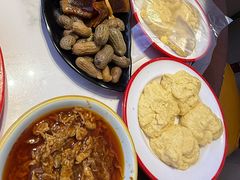 -雪乡人家东北菜·铁锅炖一切(高斯路店)
