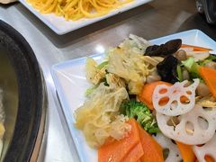 -屯老二农家铁锅炖(奥运村店)