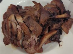 -狗撵鸭(泰山公寓店)