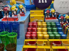 -m豆巧克力世界(上海世茂广场店)