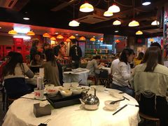 大堂-鲜入围煮花胶鸡海鲜火锅