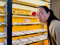 -优医视平价眼镜蔡司依视路折扣工厂店(十里堡店)