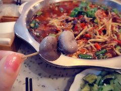 -兔行天下-鸿鹤鲜锅兔(中海国际店)