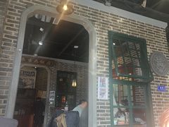 -东口码头·烧鸽子·鱼头泡饼·地方菜(金鹰悦城店)