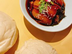 酒酿馒头配扣肉-卯时·龙光雅宴·精致锡帮菜(惠山古镇店)