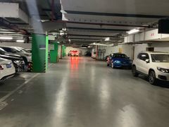 -丽丰购物中心·停车场