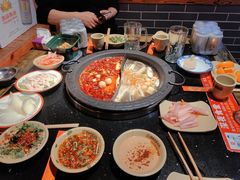 -宽板凳老灶火锅(台湾街店)