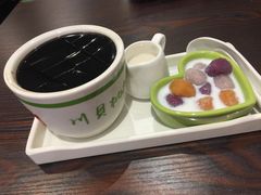 川贝枇杷膏-香港龟正盅 手作糖水甜品龟苓膏(千灯湖环宇城店)