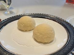 脆皮流沙包-皇朝会.经典传统粤菜(外滩店)