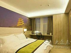 -西安大雁塔科技大学地铁站亚朵酒店