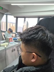 -宫铭烫发染发接发店