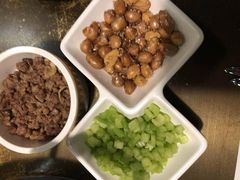 -左庭右院鲜牛肉火锅(金山万达店)