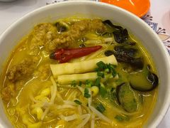 金汤酥肉酸辣米线-云海肴云南菜(正大广场店)