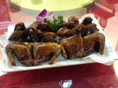 招牌黑椒脆皮鸽-光头老板·本帮菜