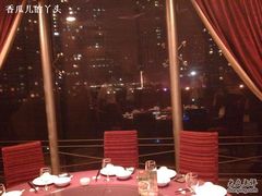 能看到外面夜景-新南华大酒店(长寿店)