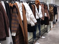 -URBAN REVIVO(上海中庚漫游城店)