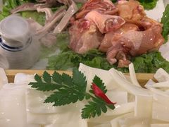 -尚尚仙·酸汤猪手·猪肚鸡火锅(华联万柳购物中心店)