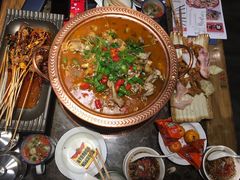 -沪小二炭火蛙锅(淮海中路美食不夜城店)