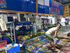 -霞涌市场海鲜摆卖区