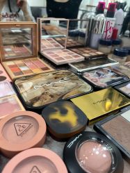 -爱的化妆工作室(雅地天际店)