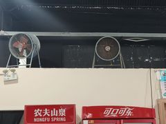 -嘿哟动霸CHUA·新潮玩运动娱乐中心·蹦床滑冰团建乐园