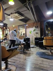 -青木造型HAIR·あおき髪を刈る潮人店