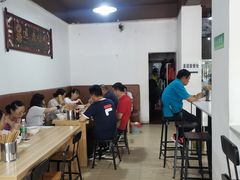 大堂-金实大酥牛肉面